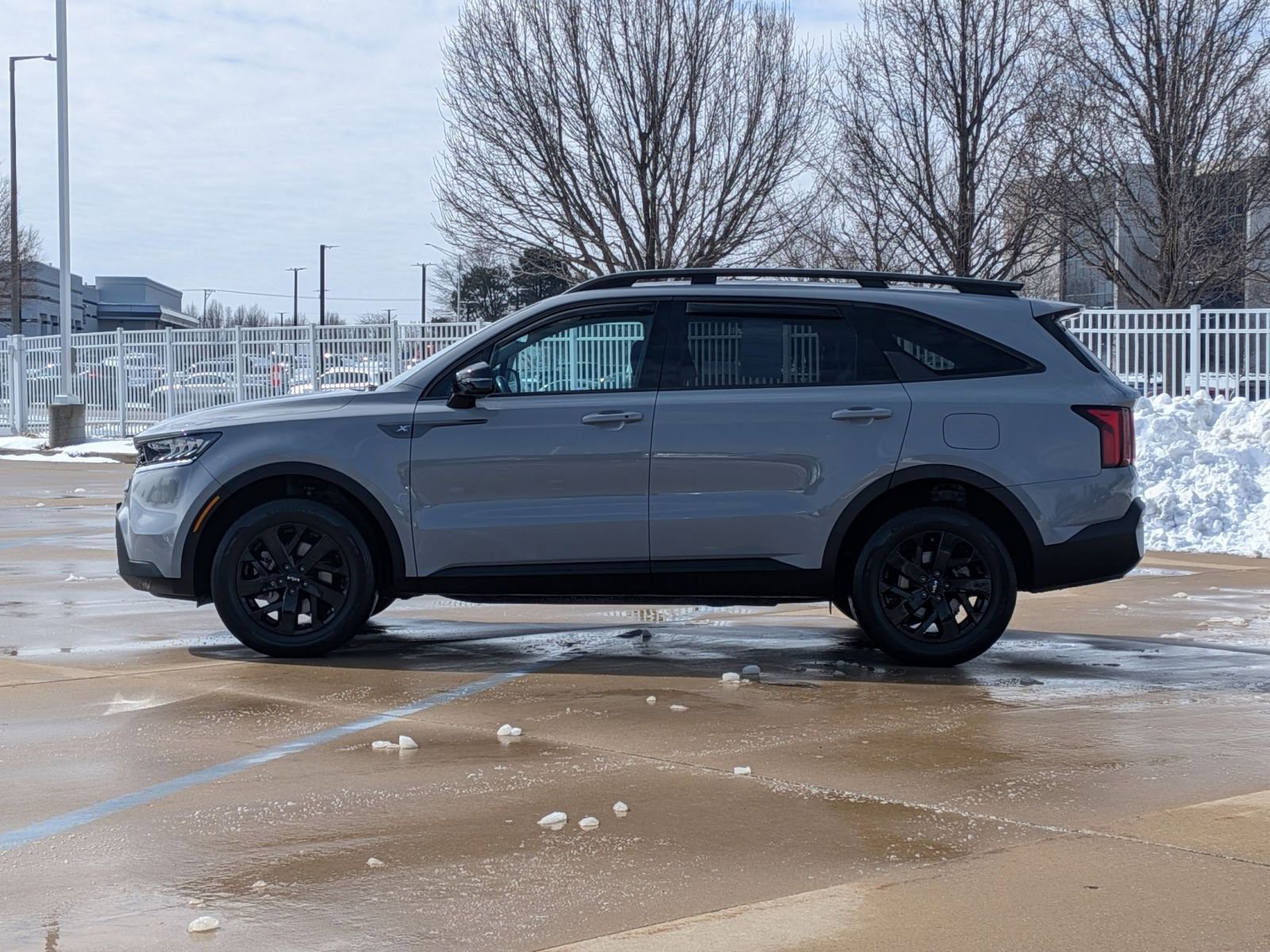 Used 2023 Kia Sorento S image 9