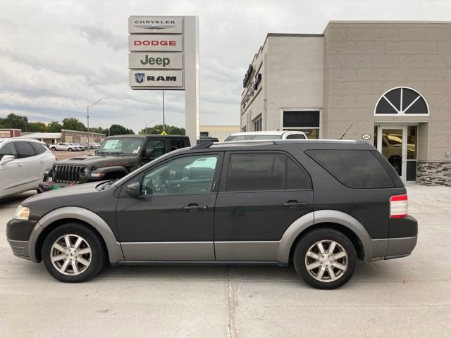 Used 2008 Ford Taurus X SEL image 1