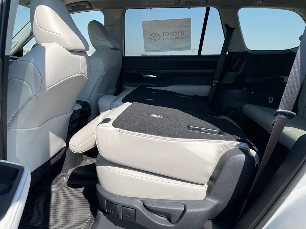 New 2026 Toyota Grand Highlander AWD image 26