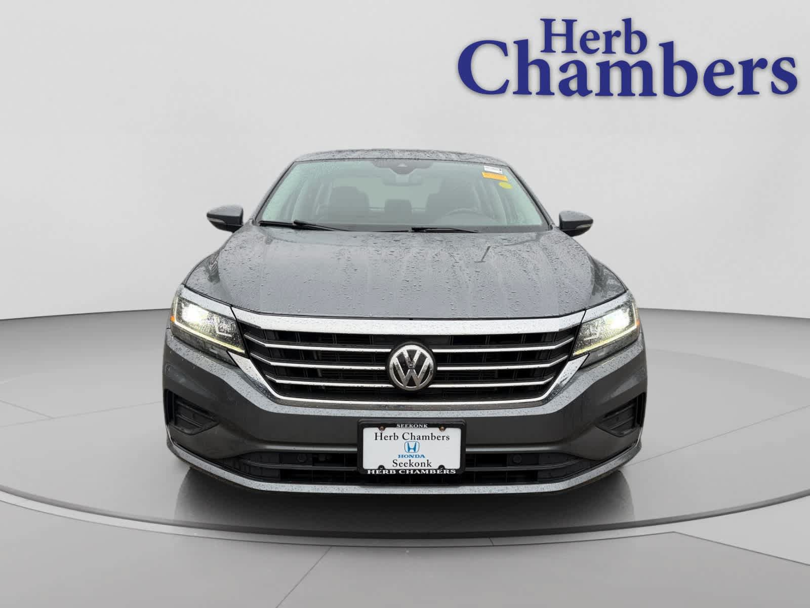 Used 2020 Volkswagen Passat 2.0T SEL FWD image 2