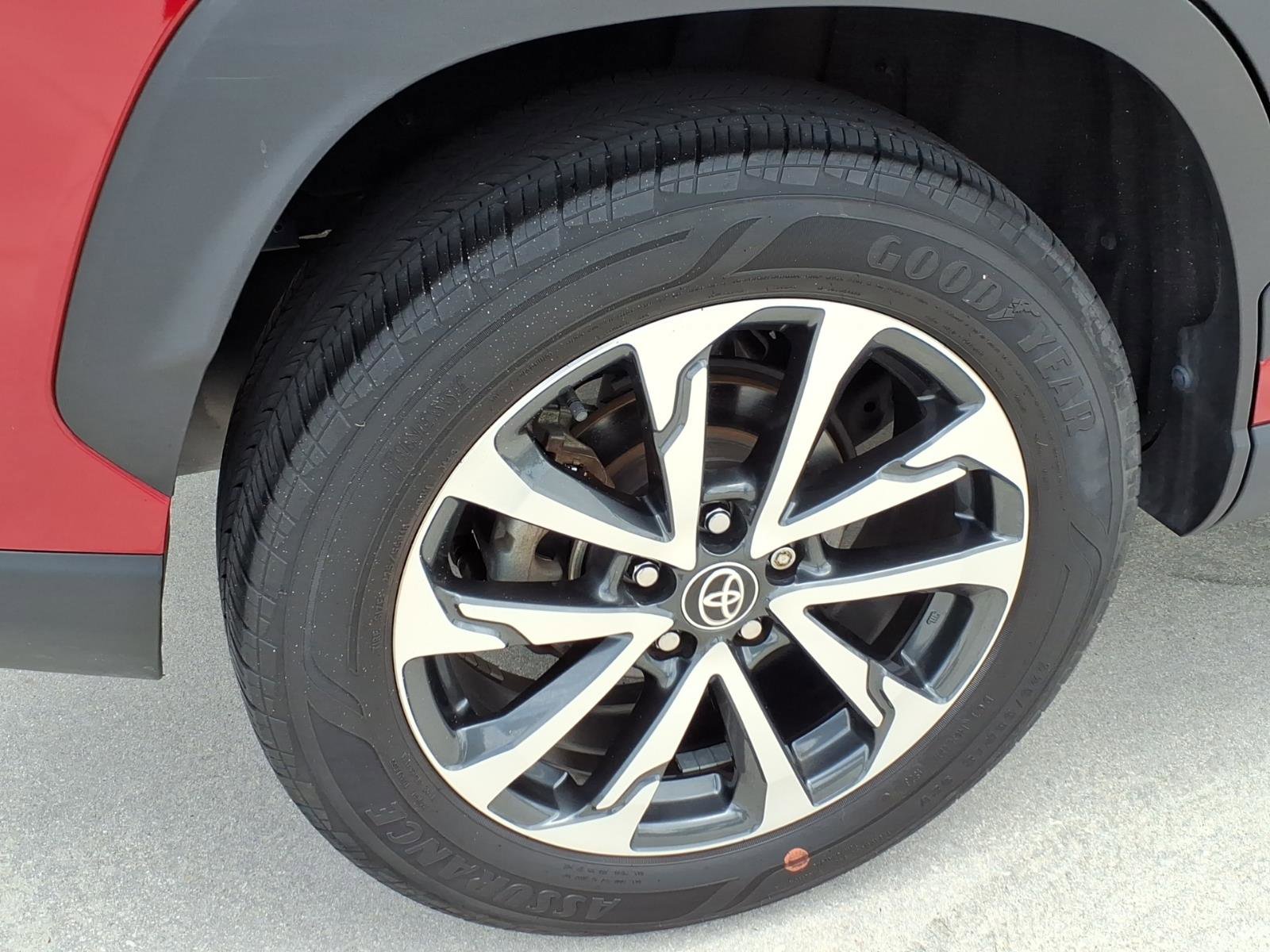 Used 2023 Toyota Corolla Cross XLE FWD image 20