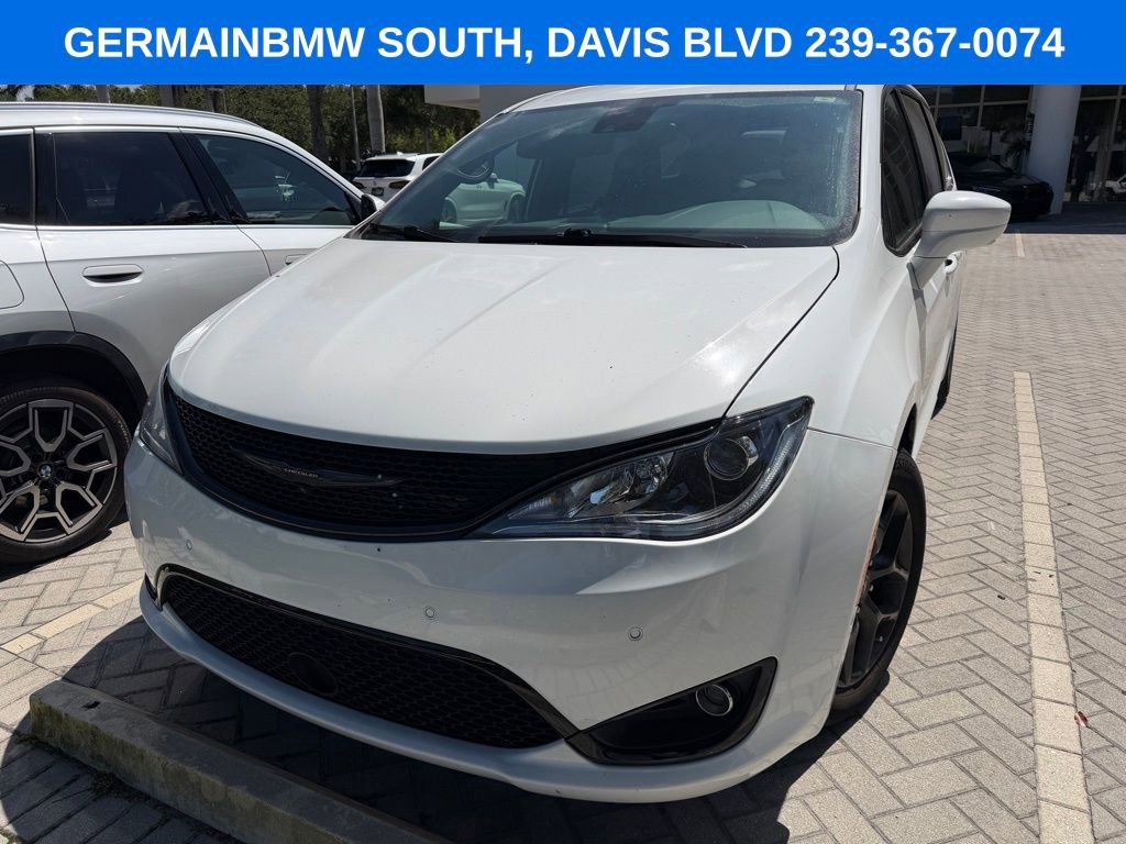 Used 2019 Chrysler Pacifica Touring Plus w/ Advanced Safetytec Group FWD image 3