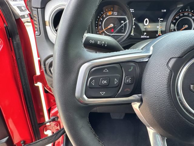 Used 2025 Jeep Wrangler Unlimited Sahara AWD/4WD image 29