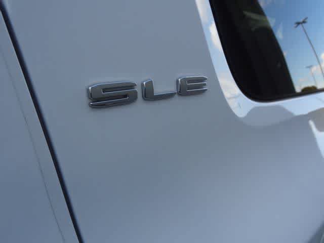 Used 2023 GMC Acadia SLE w/ Driver Convenience Package FWD image 44