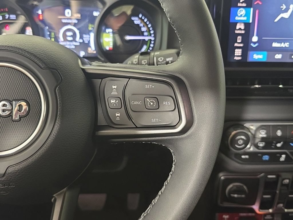 Certified 2025 Jeep Wrangler Unlimited Rubicon 4xe w/ Convenience Group AWD/4WD image 26