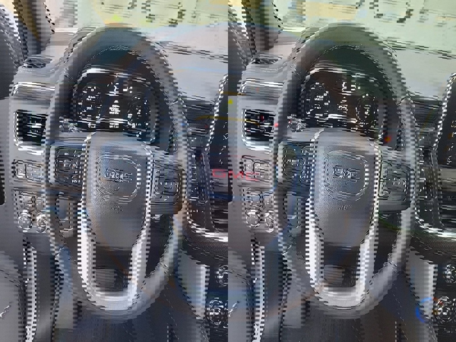 Used 2023 GMC Yukon SLT w/ SLT Premium Package image 26