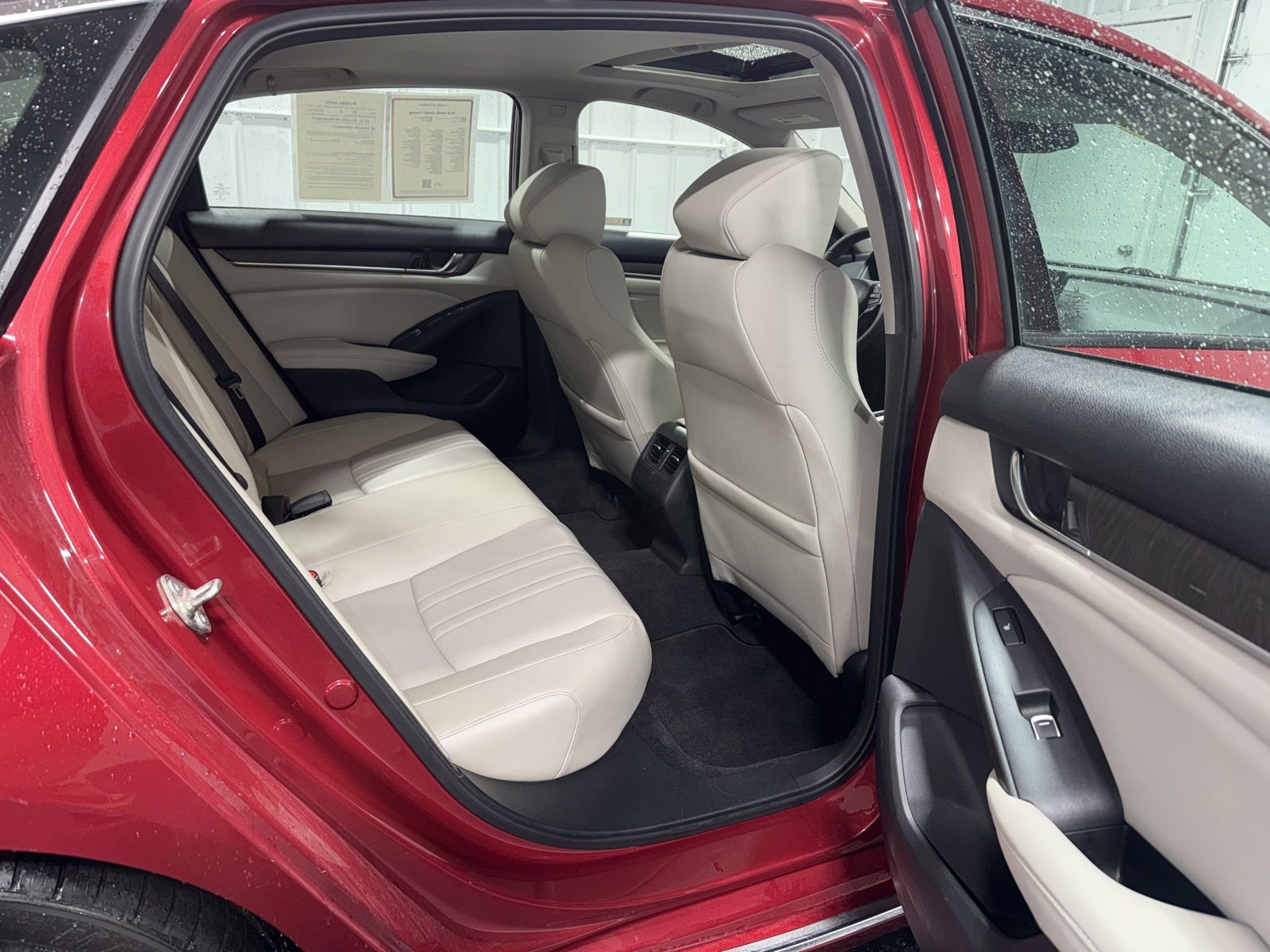 Used 2018 Honda Accord Touring image 14