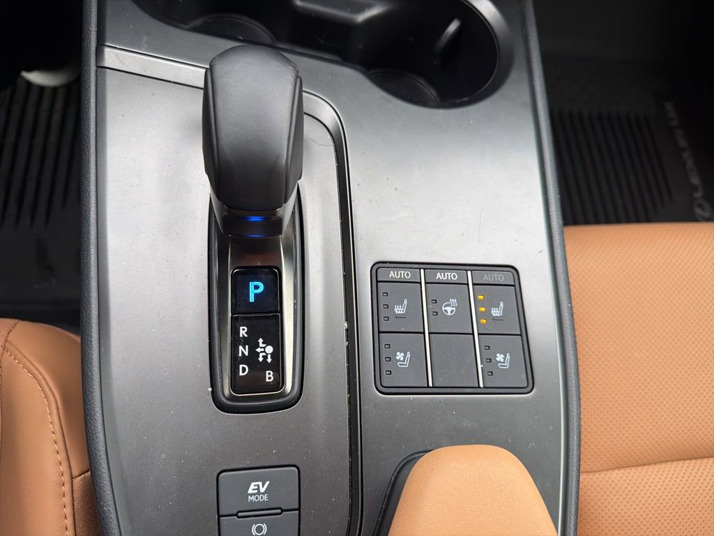 Certified 2025 Lexus UX 300h AWD w/ Accessory Package (Z1) image 35