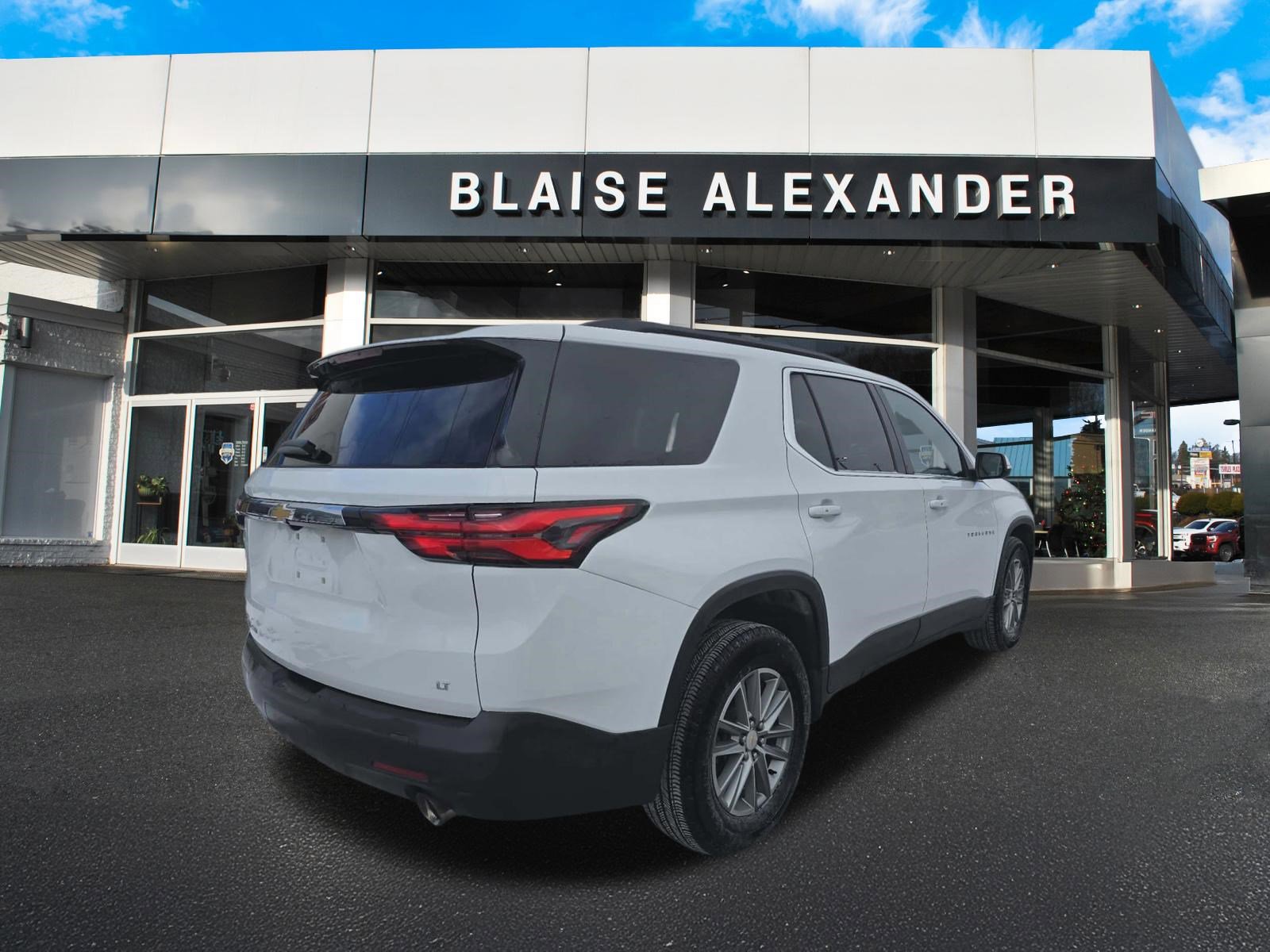 Used 2023 Chevrolet Traverse LT AWD/4WD video 3
