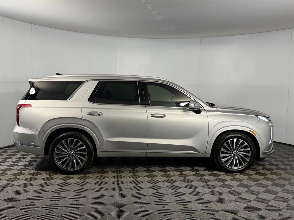 Used 2025 Hyundai Palisade Calligraphy image 4