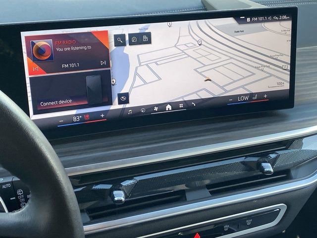 Certified 2025 BMW X5 xDrive50e w/ Premium Package image 28