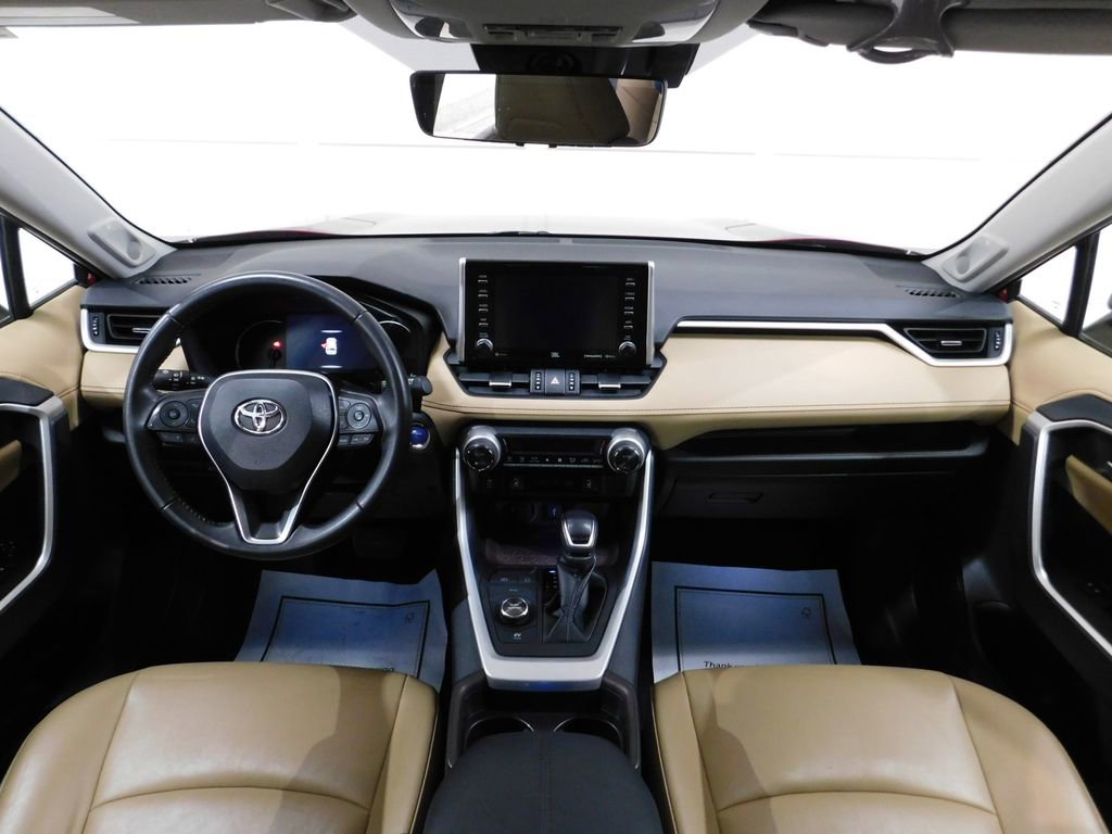 Used 2020 Toyota RAV4 Limited w/ Carpet Mat Package image 39
