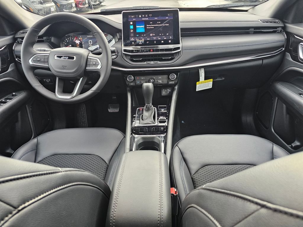 New 2026 Jeep Compass Latitude image 16