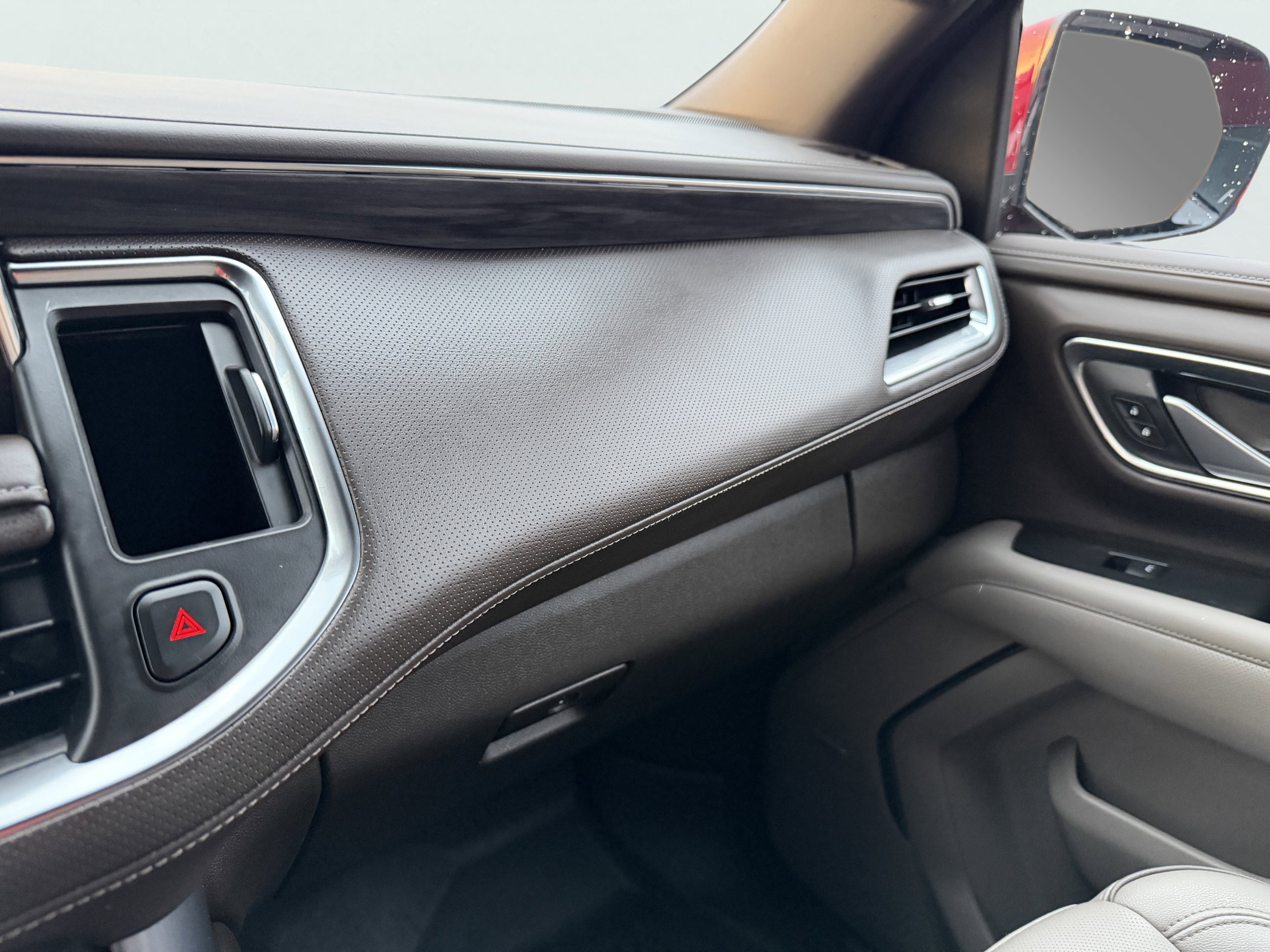 Used 2022 GMC Yukon SLT w/ SLT Luxury Package image 34