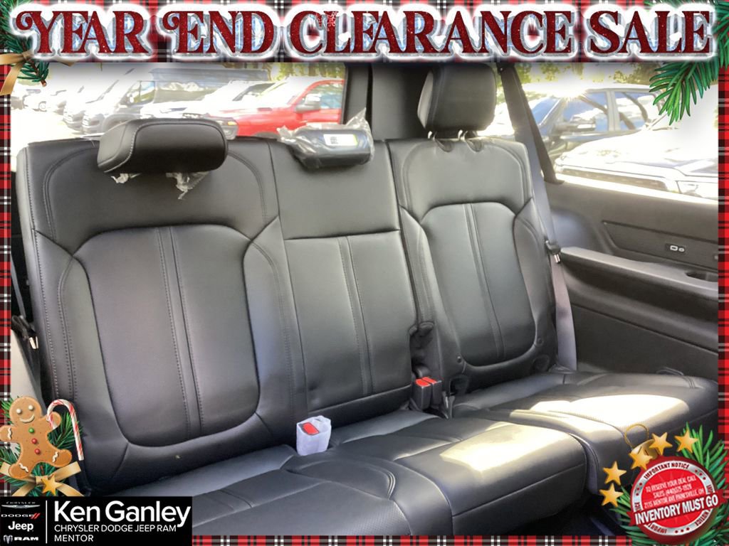 New 2025 Jeep Wagoneer L Series II image 18