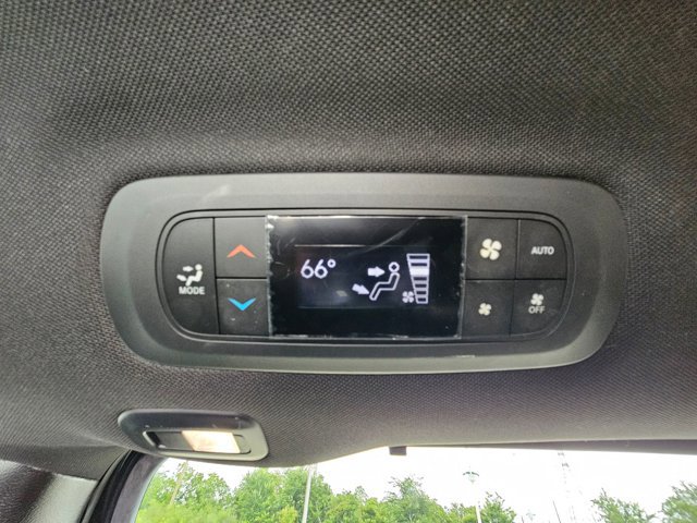 Used 2020 Chrysler Pacifica Limited FWD image 20