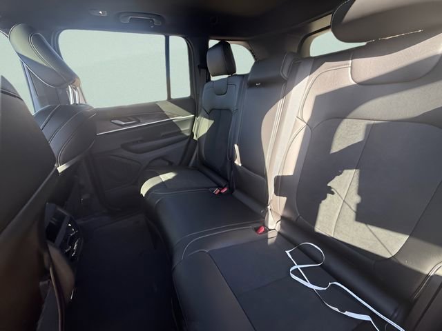 New 2026 Jeep Grand Cherokee Altitude image 24