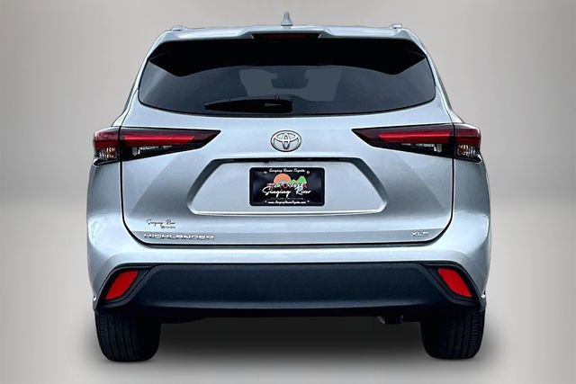 Used 2024 Toyota Highlander LE image 6