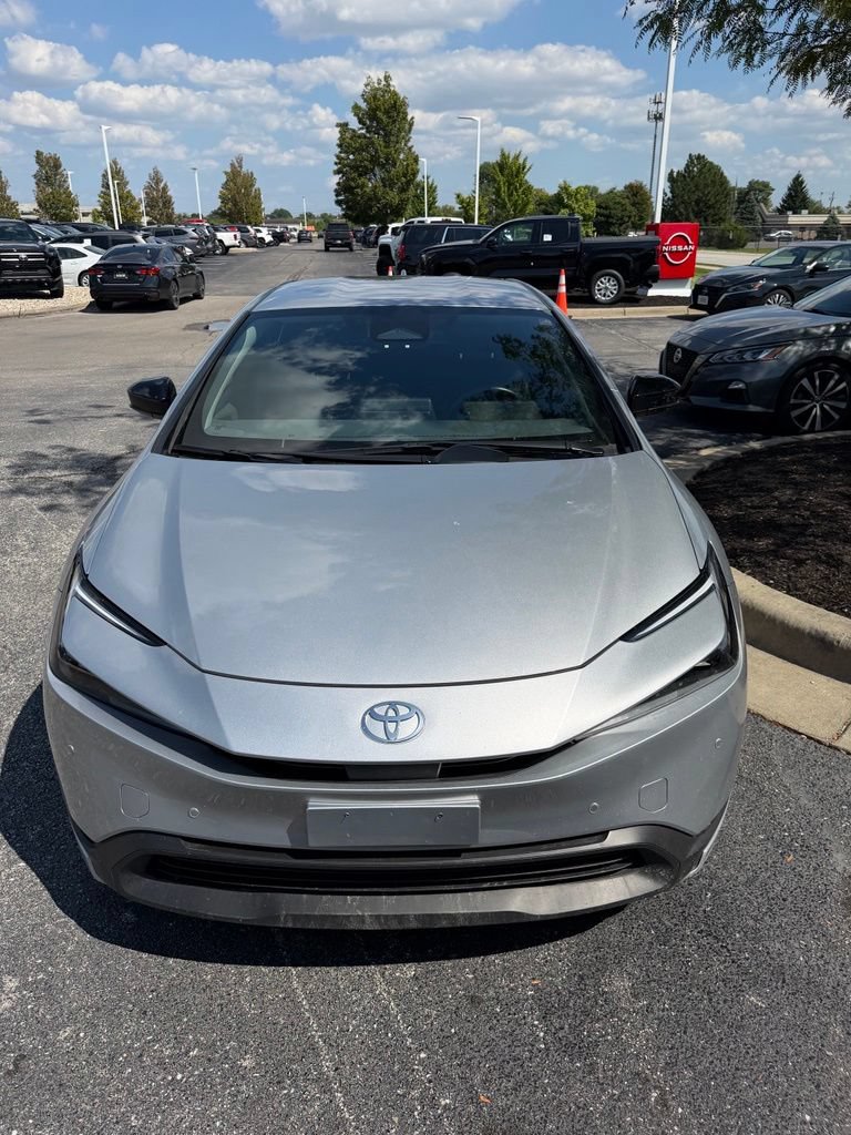 Used 2025 Toyota Prius LE FWD video 2