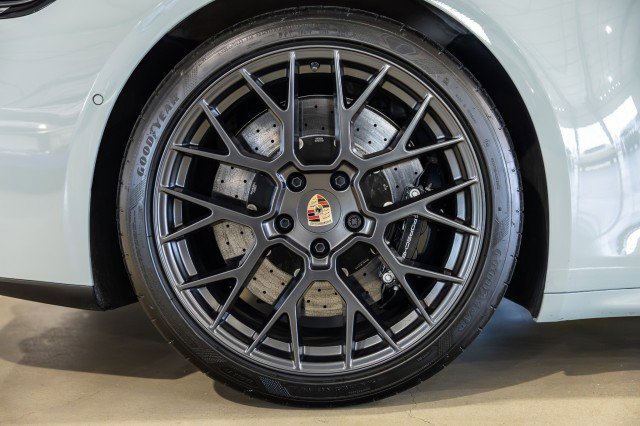 Used 2025 Porsche 911 Carrera GTS image 39