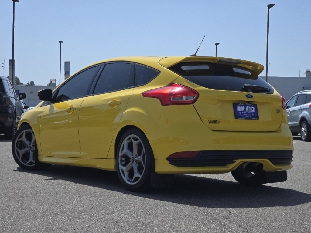 Used 2017 Ford Focus ST FWD image 14