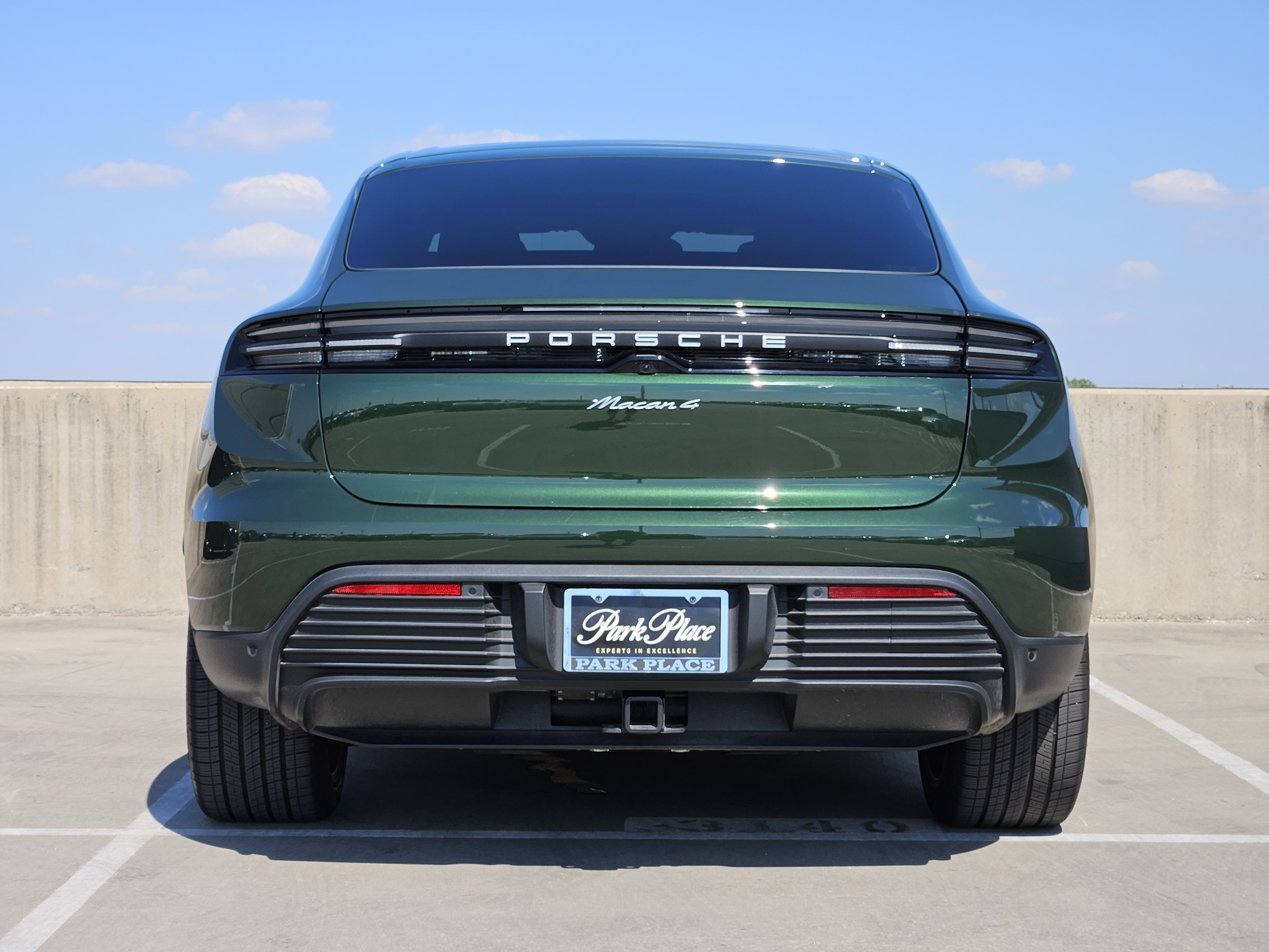 Certified 2025 Porsche Macan 4 Electric image 7