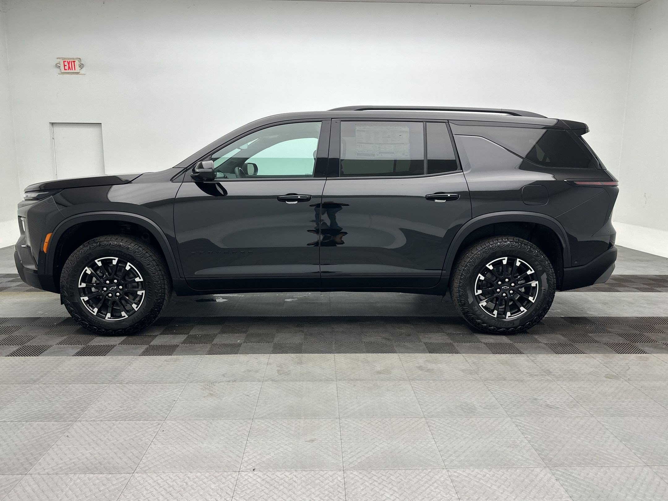 Certified 2026 Chevrolet Traverse Z71 w/ Enhanced Driving Package AWD/4WD image 2