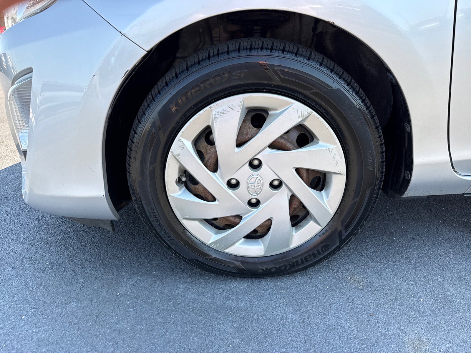 Used 2015 Toyota Prius C Two image 9