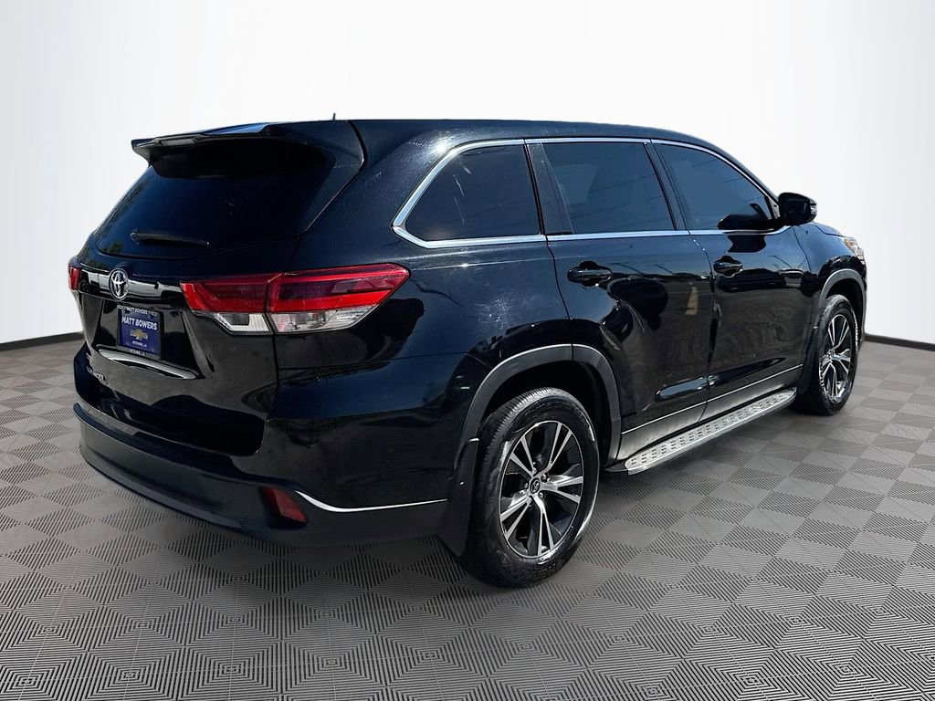 Used 2019 Toyota Highlander LE image 5
