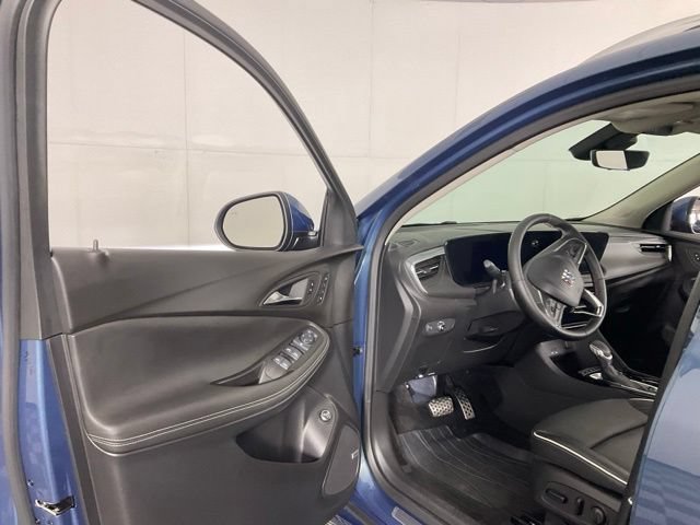 Used 2024 Buick Encore GX Avenir w/ Avenir Technology Package AWD/4WD image 26