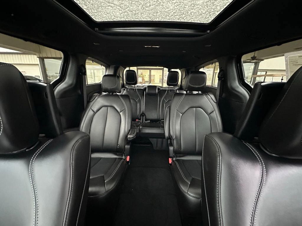 Used 2024 Chrysler Pacifica Touring-L w/ Uconnect Theater Family Group image 15
