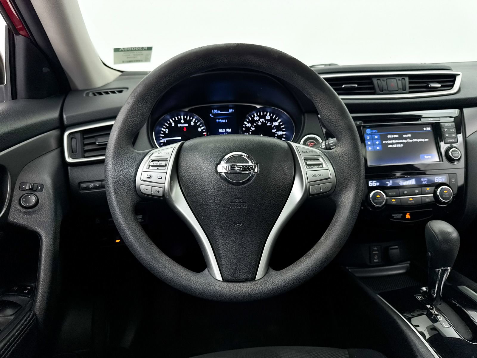 Used 2015 Nissan Rogue SV w/ SV Premium Package image 31