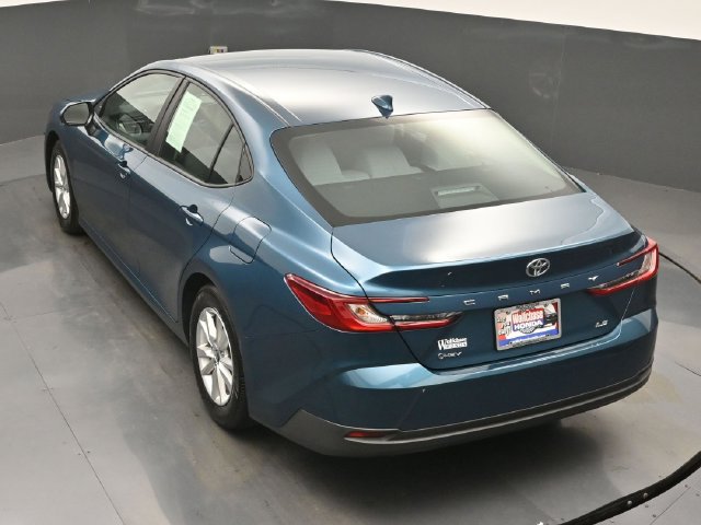 Used 2025 Toyota Camry LE FWD image 31