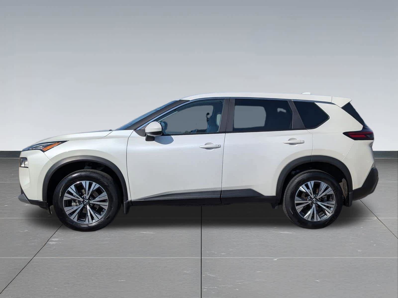 Used 2023 Nissan Rogue SV AWD/4WD image 2
