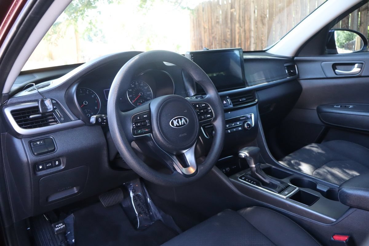 Used 2017 Kia Optima LX w/ Option Group 014 FWD image 15