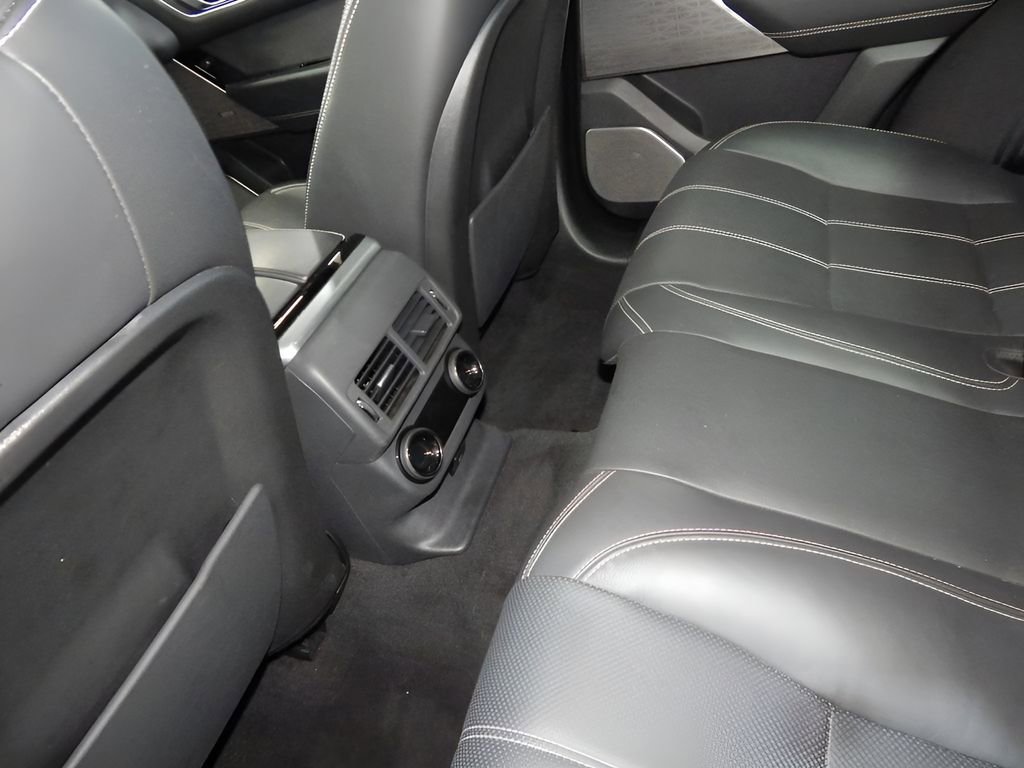 Used 2021 Land Rover Range Rover Velar R-Dynamic S image 33