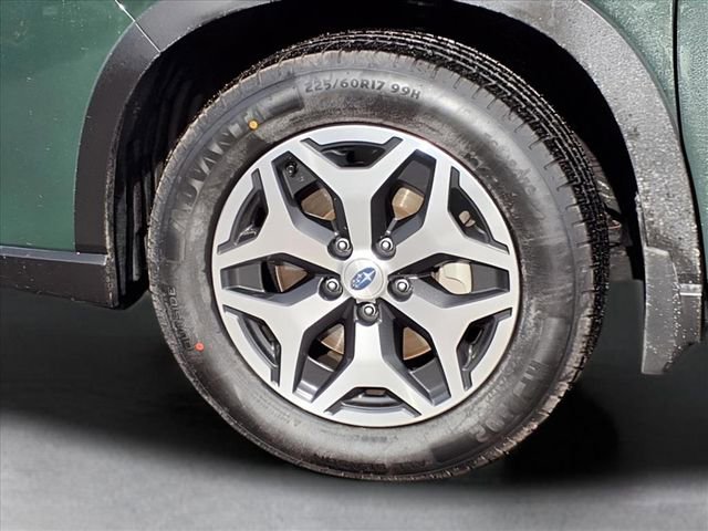 Used 2023 Subaru Forester Premium image 3