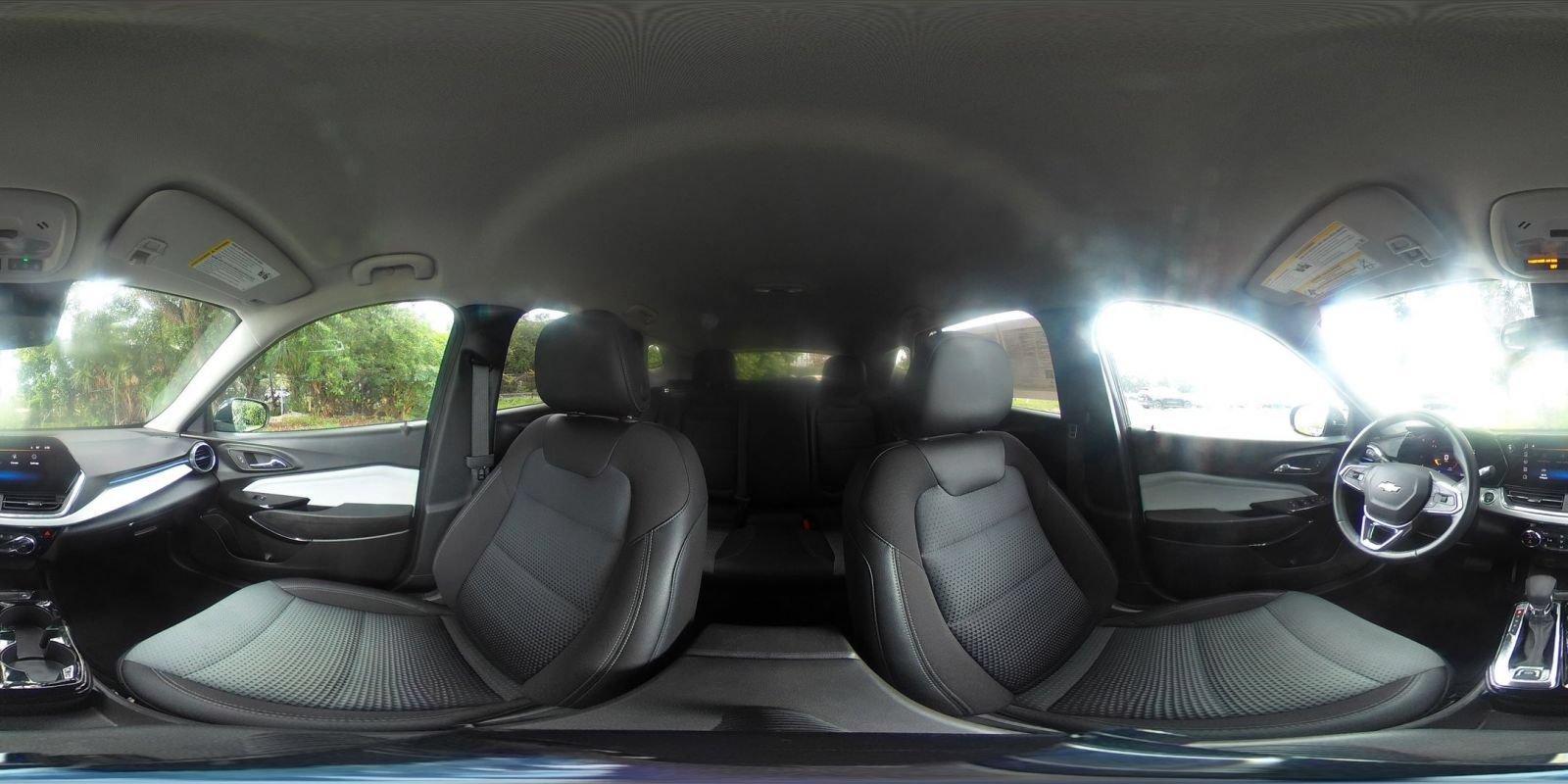 Used 2025 Chevrolet Trax LT w/ LT Convenience Package FWD image 40