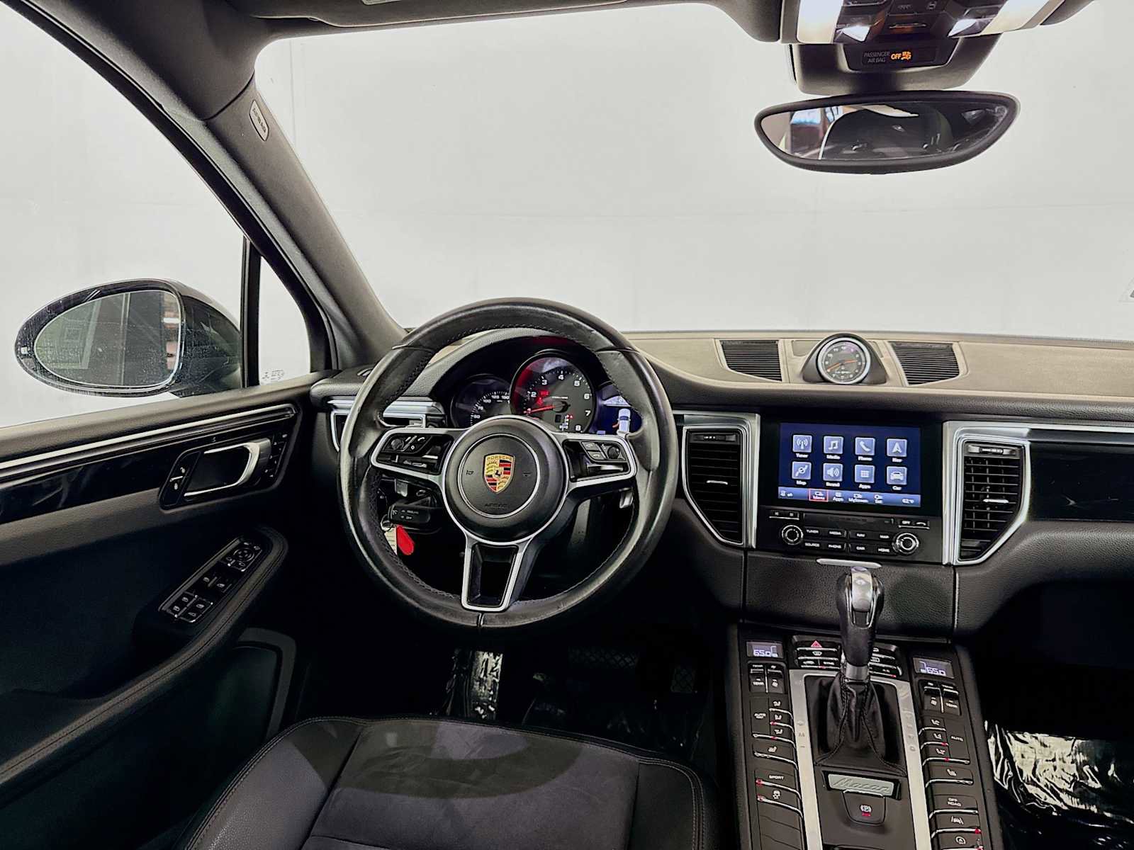 Used 2017 Porsche Macan image 23