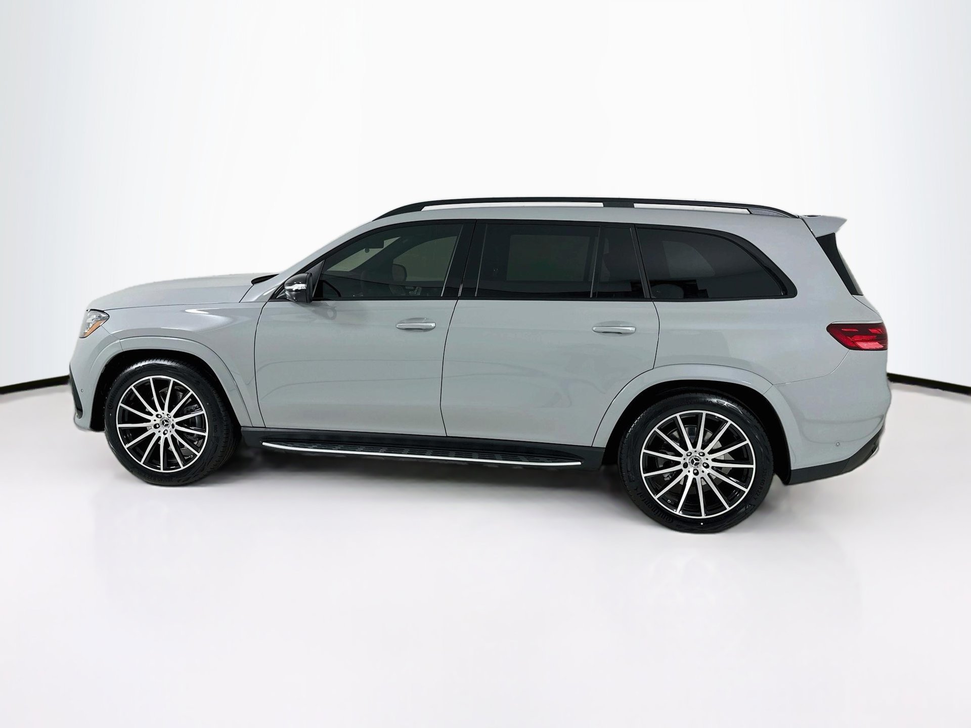 New 2026 Mercedes-Benz GLS 580 4MATIC image 5