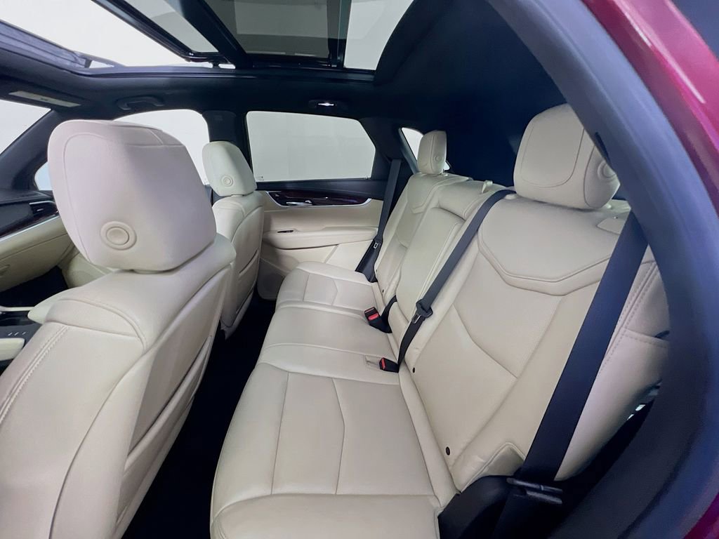 Used 2018 Cadillac XT5 Luxury w/ Driver Awareness Package image 25
