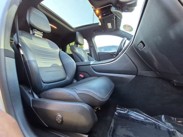 Used 2024 Mercedes-Benz GLC 300 4MATIC image 21