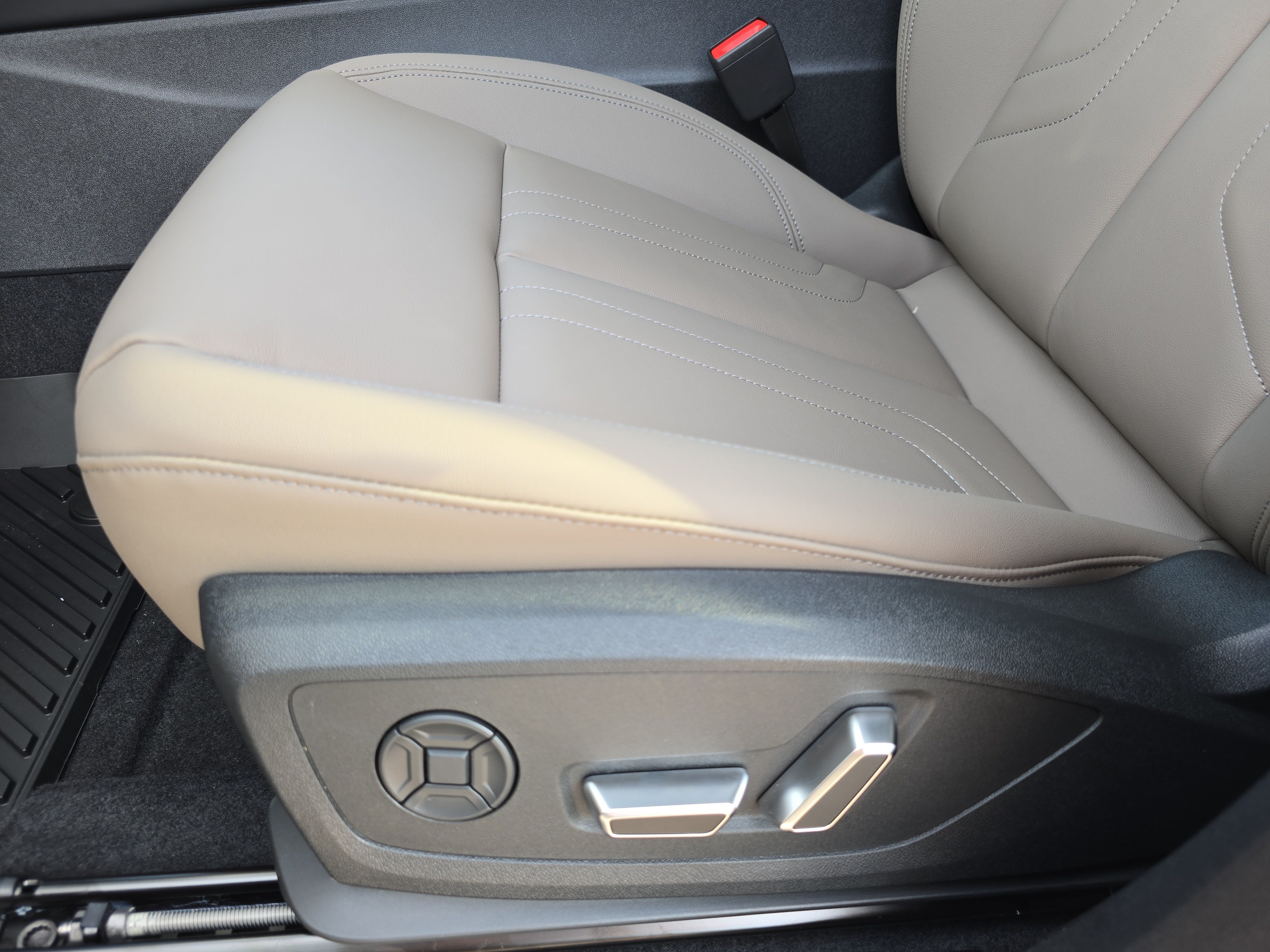 New 2026 Audi Q3 quattro 2.0T AWD/4WD image 29
