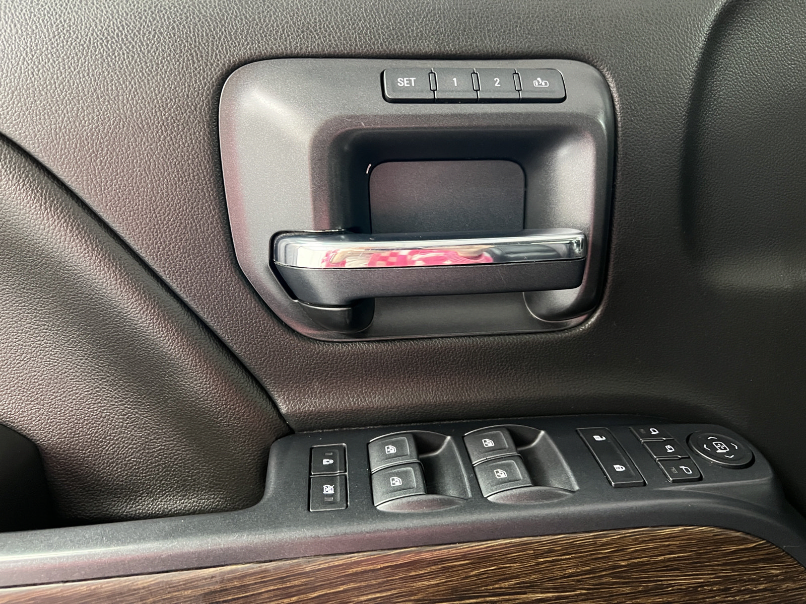 Used 2018 GMC Sierra 1500 Denali AWD/4WD image 15