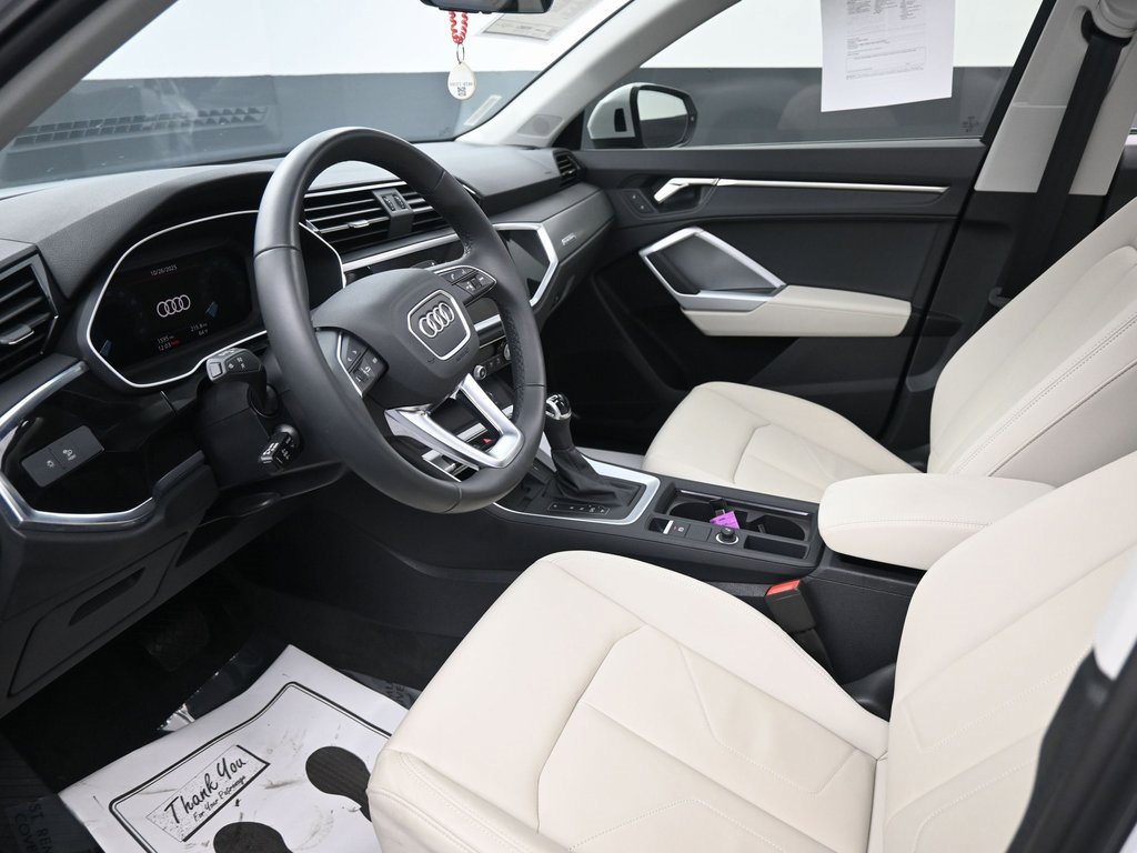 Used 2024 Audi Q3 2.0T Premium w/ Convenience Package image 32