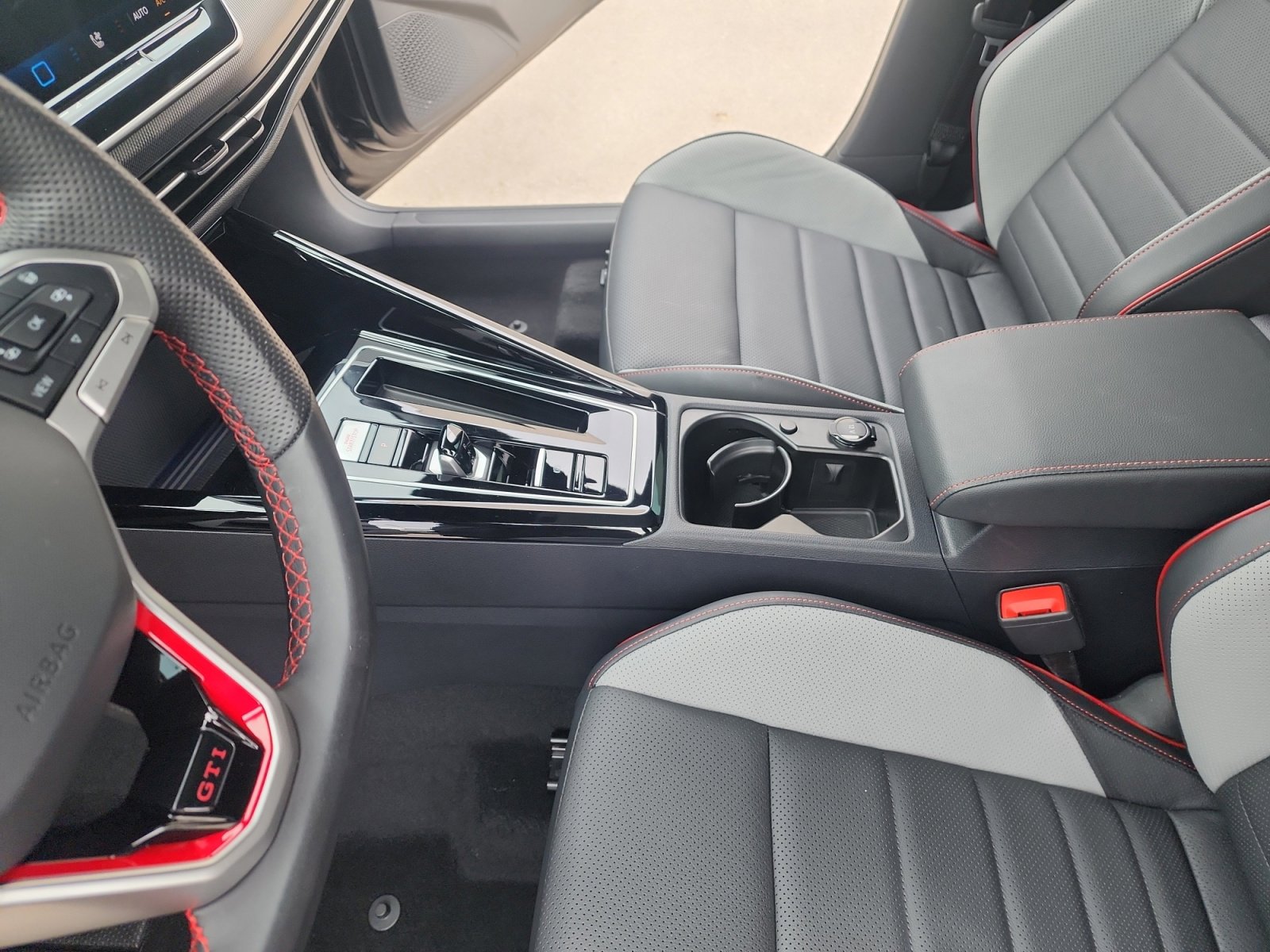 Certified 2025 Volkswagen GTI Autobahn FWD image 15