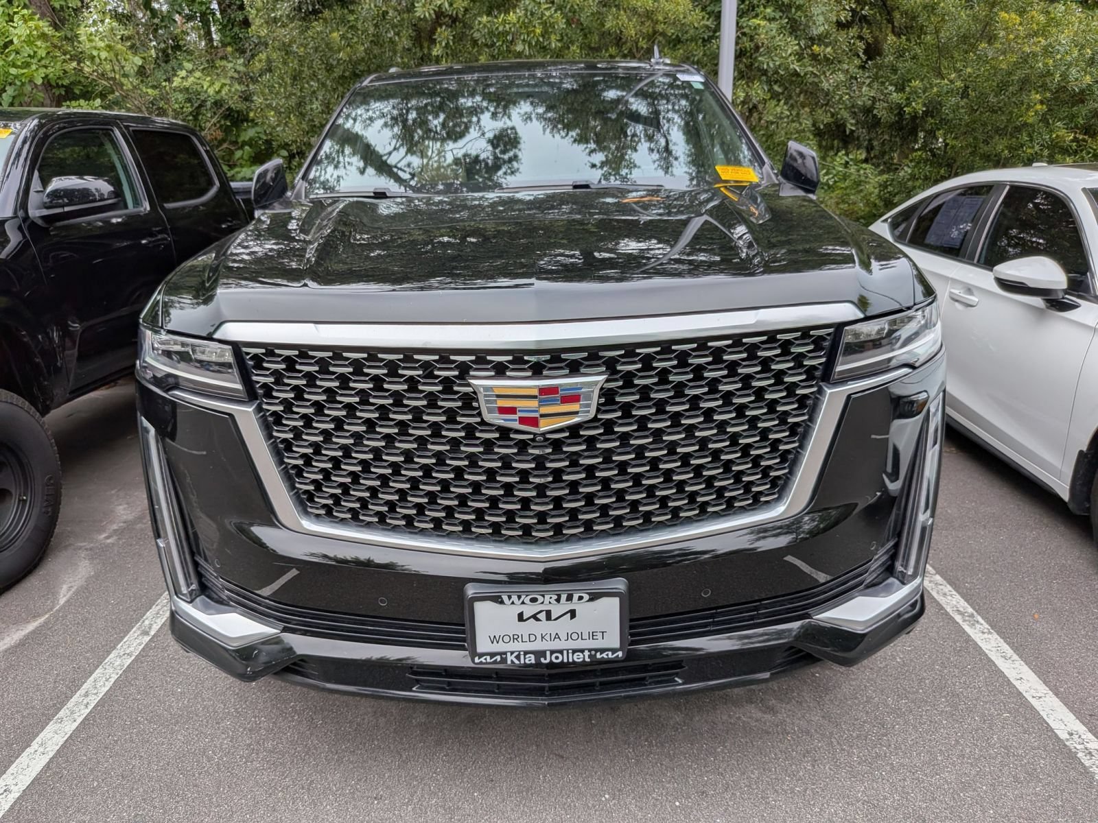 Used 2023 Cadillac Escalade Premium Luxury AWD/4WD image 6
