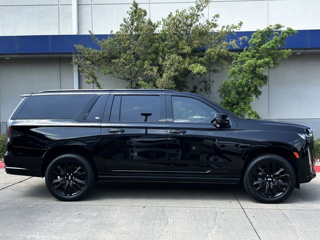 Used 2023 Cadillac Escalade ESV Sport Platinum image 3