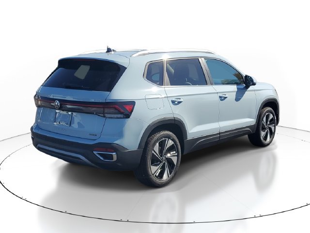 New 2027 Volkswagen Taos SE AWD/4WD image 4