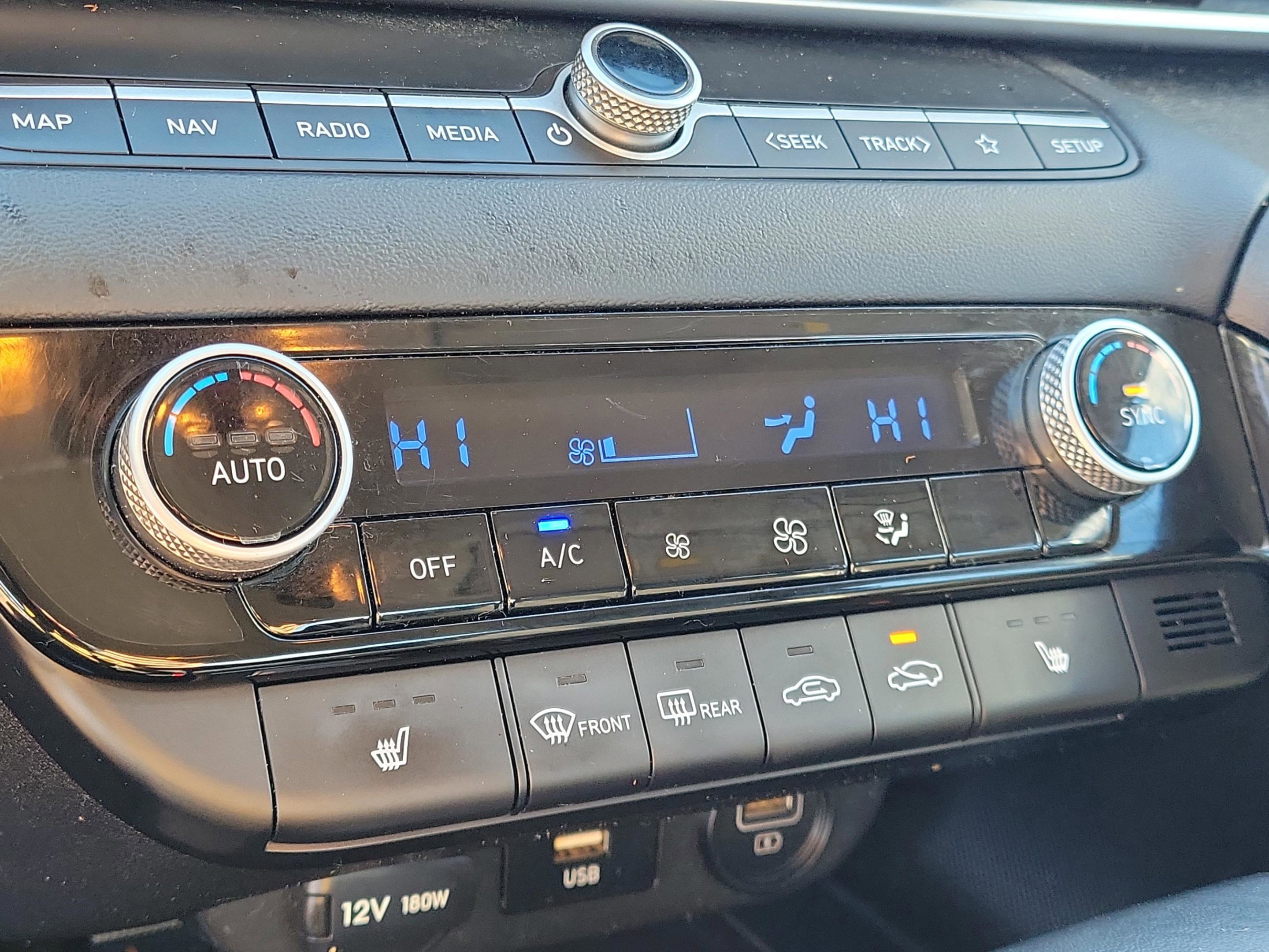 Used 2023 Hyundai Elantra SEL w/ Convenience Package image 21